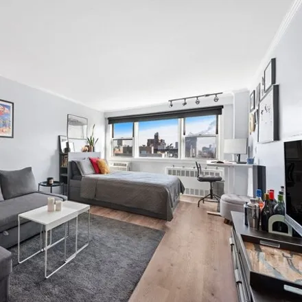 Rent this studio house on 111 3rd Avenue in New York, NY 10003