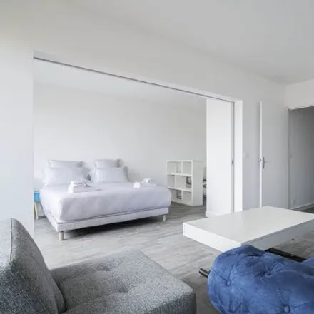 Image 4 - 130 Rue de la Croix Nivert, 75015 Paris, France - Apartment for rent