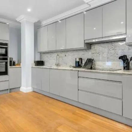 Image 3 - Gray's Inn Road, London, WC1R 5JD, United Kingdom - Apartment for rent