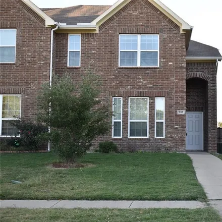 Rent this 3 bed townhouse on 833 Jamie Drive in Lakewood, Grand Prairie