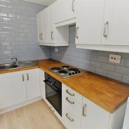 Image 2 - Bevelwood Gardens, High Wycombe, HP12 3EZ, United Kingdom - Apartment for rent