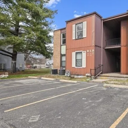 Buy this 2 bed condo on 1004 South Durkin Drive in Springfield, IL 62704