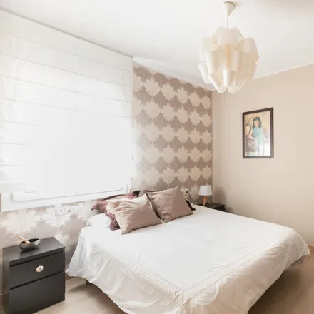 Rent this 2 bed apartment on Carrer de Mossèn Amadeu Oller in 30, 08001 Barcelona