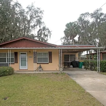 Buy this 2 bed house on 1309 North Sinclair Avenue in Tavares, FL 32778