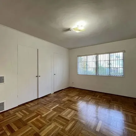Rent this 1 bed apartment on 5172 1/2 Court 2 in Los Angeles, CA 90016