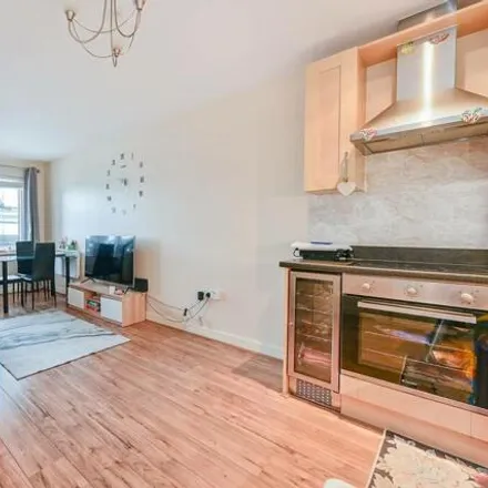 Image 3 - 26 Kirchen Road, London, W13 0TY, United Kingdom - Apartment for sale