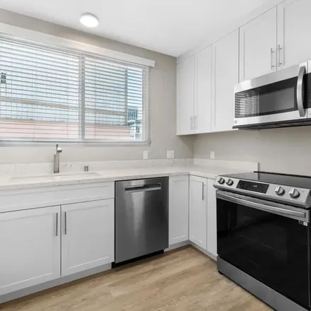 Rent this 2 bed apartment on Berkeley Court in Santa Monica, CA 90404