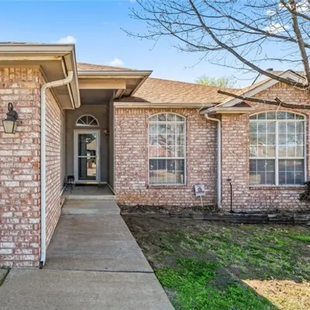 Buy this 4 bed house on 3458 South Dogwood Avenue in Broken Arrow, OK 74012