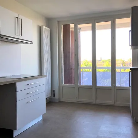 Image 6 - 228 chemin de lassalle, 82000 Montauban, France - Apartment for rent