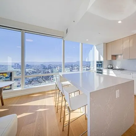 Image 4 - Metropolis Residential Tower II, Francisco Street, Los Angeles, CA 90017, USA - Condo for sale