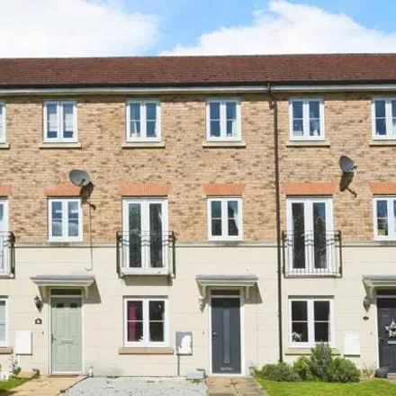 Buy this 4 bed townhouse on Robins Crescent in Witham St Hughs, LN6 9UU