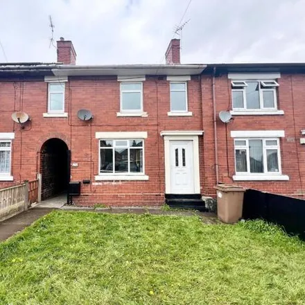 Rent this 3 bed townhouse on Grangewood Road in Longton, ST3 7BA