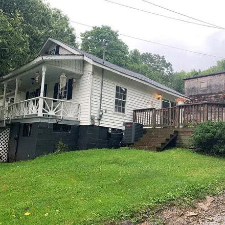 Buy this 4 bed house on 198 Cable Road in Mercer County, WV 24747