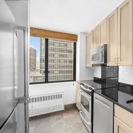 Image 3 - Connaught Tower, 300 East 54th Street, New York, NY 10022, USA - Apartment for sale