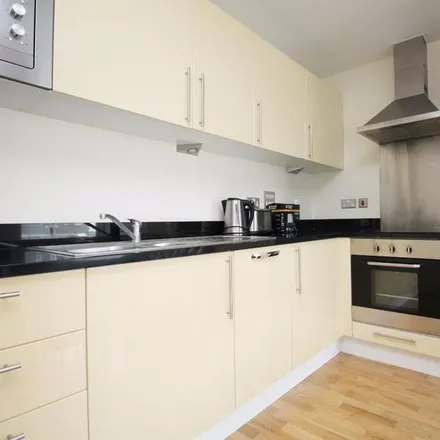 Image 2 - Denison House, 20 Lanterns Way, Millwall, London, E14 9JP, United Kingdom - Apartment for rent