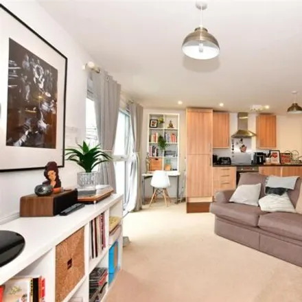 Buy this 1 bed apartment on Walter's Farm Road in Tonbridge, TN9 1FJ