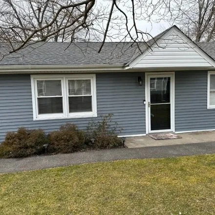 Rent this 2 bed house on 199 2nd Street in West Mahwah, Mahwah