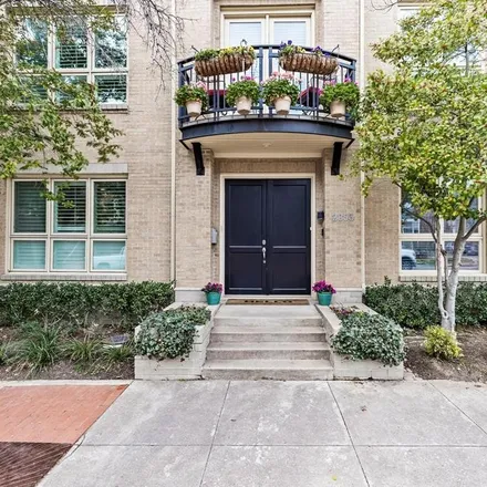Buy this 2 bed townhouse on 2905 Thomas Avenue in Dallas, TX 75204