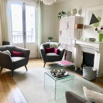 Image 9 - 140 Boulevard de Grenelle, 75015 Paris, France - Apartment for rent