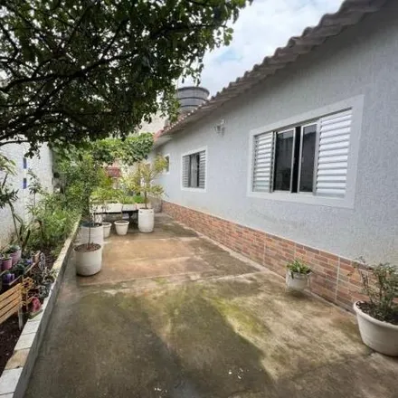 Buy this 3 bed house on Rua Francisco Fazio in Jardim Piratininga, Osasco - SP