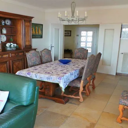 Rent this 4 bed apartment on 452 Corniche des Issambres in 83380 Roquebrune-sur-Argens, France