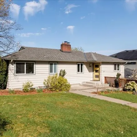 Buy this 3 bed house on 1605 Sw 88th Ave in Portland, Oregon