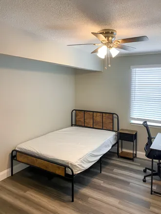 Rent this 3 bed room on Fort Worth