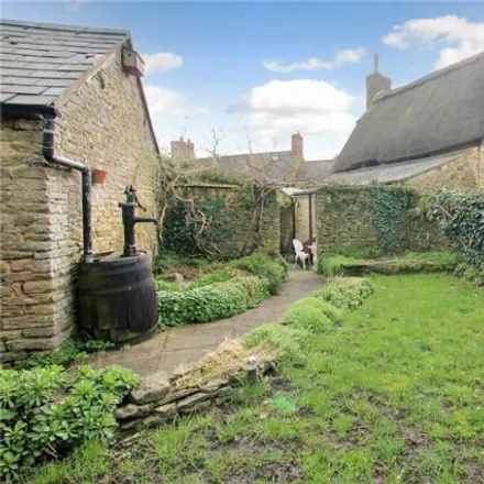 Image 4 - 6 The Square, Aynho, OX17 3BL, United Kingdom - House for sale