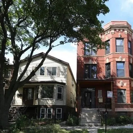 Rent this 3 bed house on 2906 North Greenview Avenue in Chicago, IL 60613