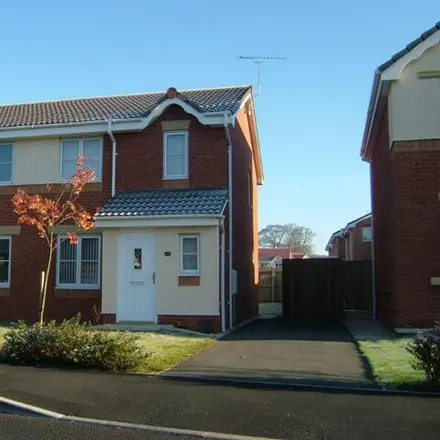 Rent this 3 bed duplex on Goodwick Drive in King's Mills, Wrexham