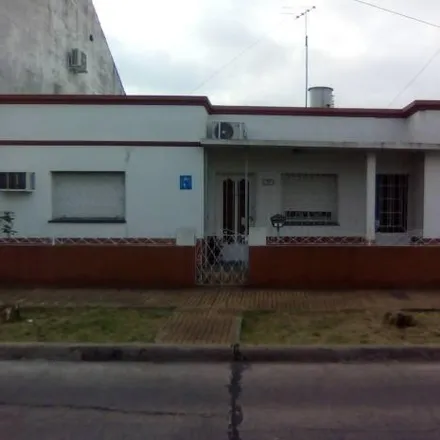 Image 2 - Liniers 365, Bernal Este, B1878 FDC Bernal, Argentina - House for sale