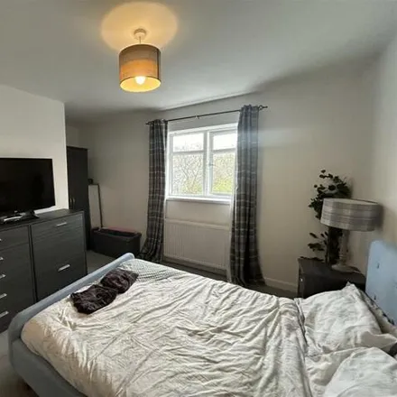 Image 7 - Sutton Approach, Leeds, LS14 6AH, United Kingdom - House for rent