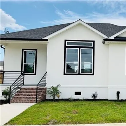 Buy this 3 bed house on 3670 Blanchard Drive in Chalmette, LA 70043