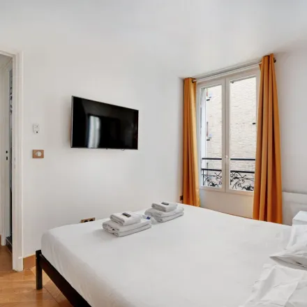 Rent this 3 bed apartment on 119 Avenue Mozart in 75016 Paris, France