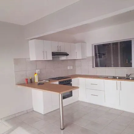 Image 5 - Govan Mbeki Avenue, North End, Gqeberha, 6056, South Africa - Apartment for rent