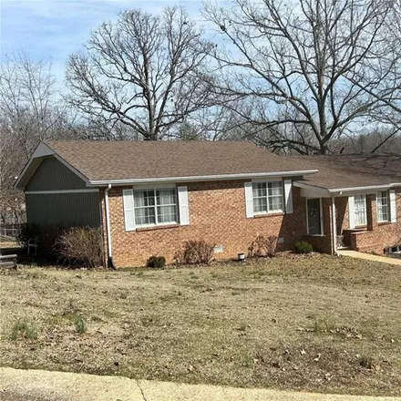 Buy this 3 bed house on 2005 Holloway Drive in Poplar Bluff, MO 63901