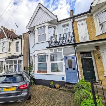 Buy this 3 bed duplex on Grange Road in Leigh on Sea, SS9 2BA