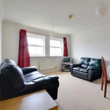 Rent this 2 bed apartment on Crispin Way in London, UB8 3WS