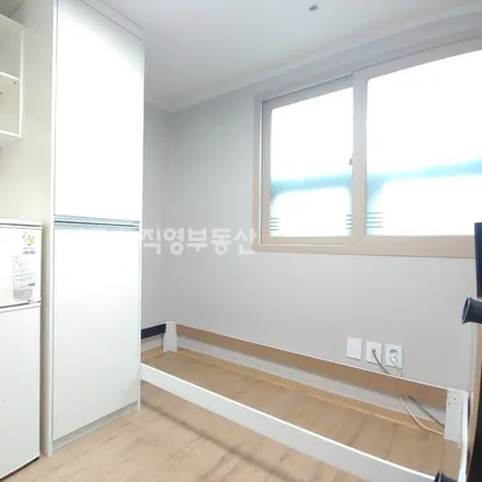 Rent this studio apartment on 서울특별시 서초구 서초동 1451-33