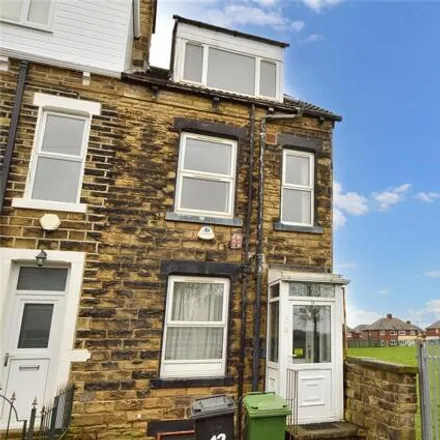 Buy this 4 bed townhouse on Rosecliffe Mount in Pudsey, LS13 3PJ
