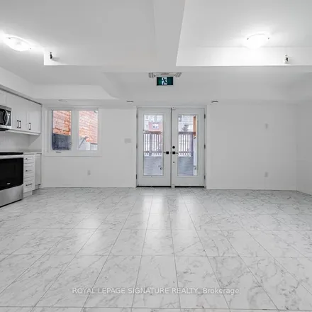 Image 5 - 2372 Gerrard Street East, Old Toronto, ON M4E 2E1, Canada - Apartment for rent