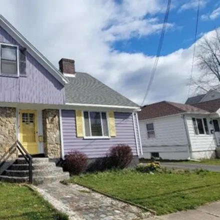 Buy this 3 bed house on 28 Glenwood Boulevard in Oakdale, City of Hudson