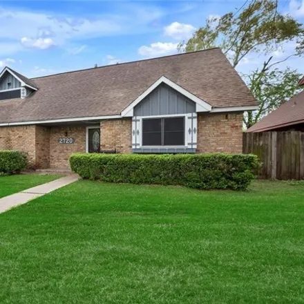 Rent this 4 bed house on 1475 Parkside Drive in Pasadena, TX 77502