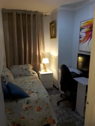 Rent this 3 bed room on Carrer de Ramon Rocafull in 94bis, 08001 Barcelona