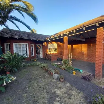 Buy this 3 bed house on Tucumán 2207 in Partido de Morón, Castelar