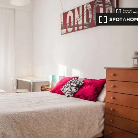 Rent this 4 bed room on Institut d'Educació Secundària El Grao in Carrer de Francesc Cubells, 46011 Valencia