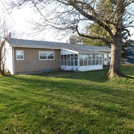 Image 2 - 208 Hillcrest Road, Mattoon, IL 61938, USA - House for sale