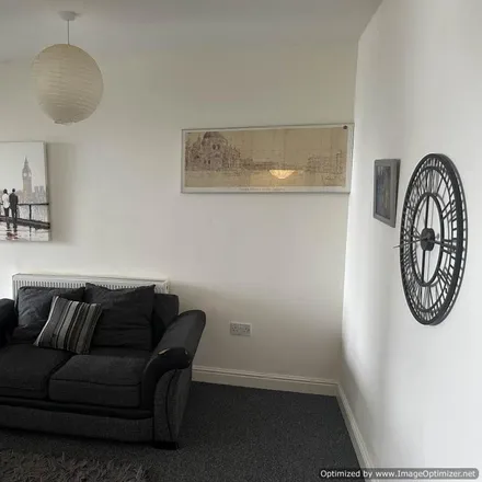 Image 2 - Duckworth Lane, Bradford, BD9 6RF, United Kingdom - Apartment for rent