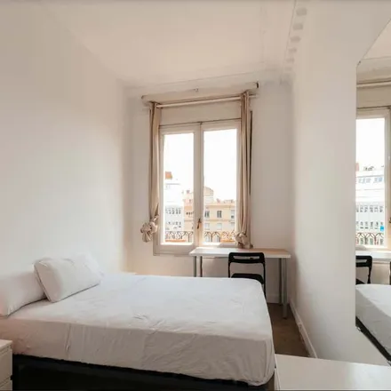 Rent this 14 bed room on Avinguda Diagonal in 578, 08021 Barcelona