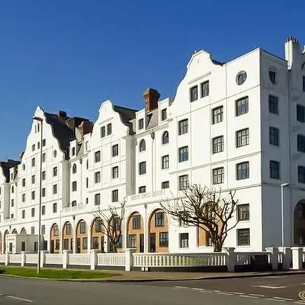 Rent this 1 bed apartment on Grand Avenue in Worthing, BN11 5BD